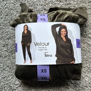 Velour Hoodie & Jogger Set – New with Tags (XS)